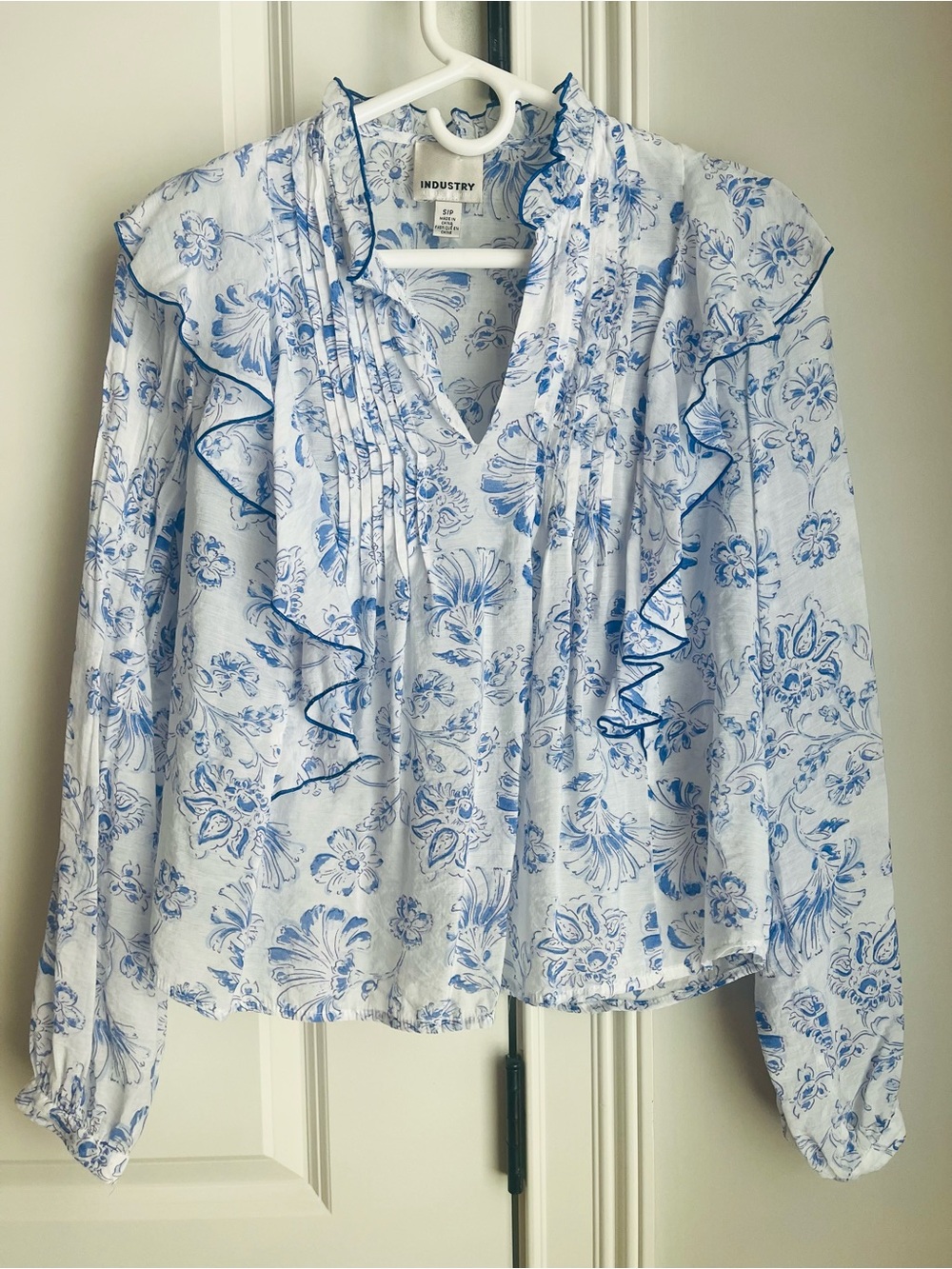 INDUSTRY Blue Floral Ruffle-Trim V-Neck Blouse